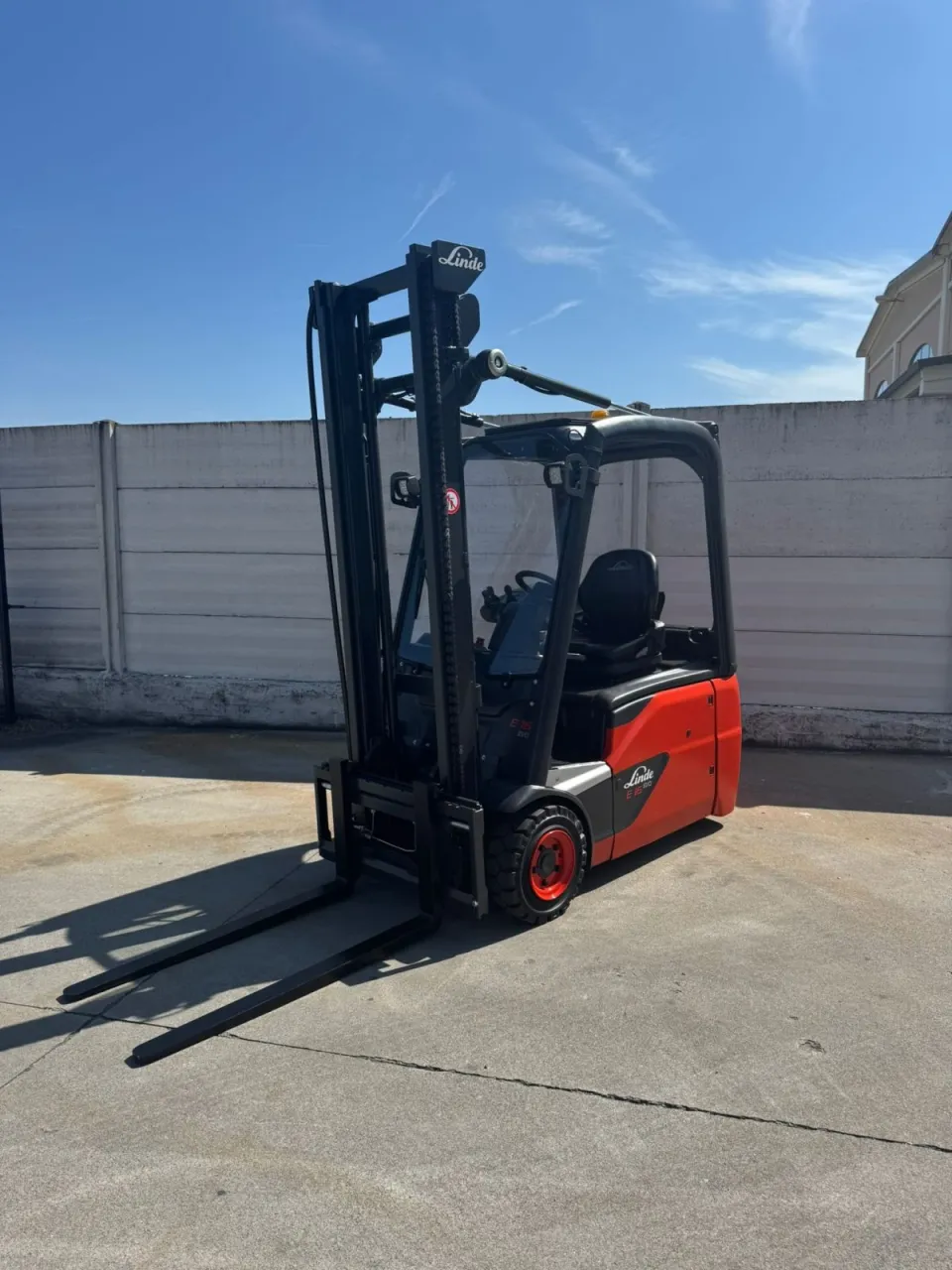 Carrello elevatore elettrico Linde E16