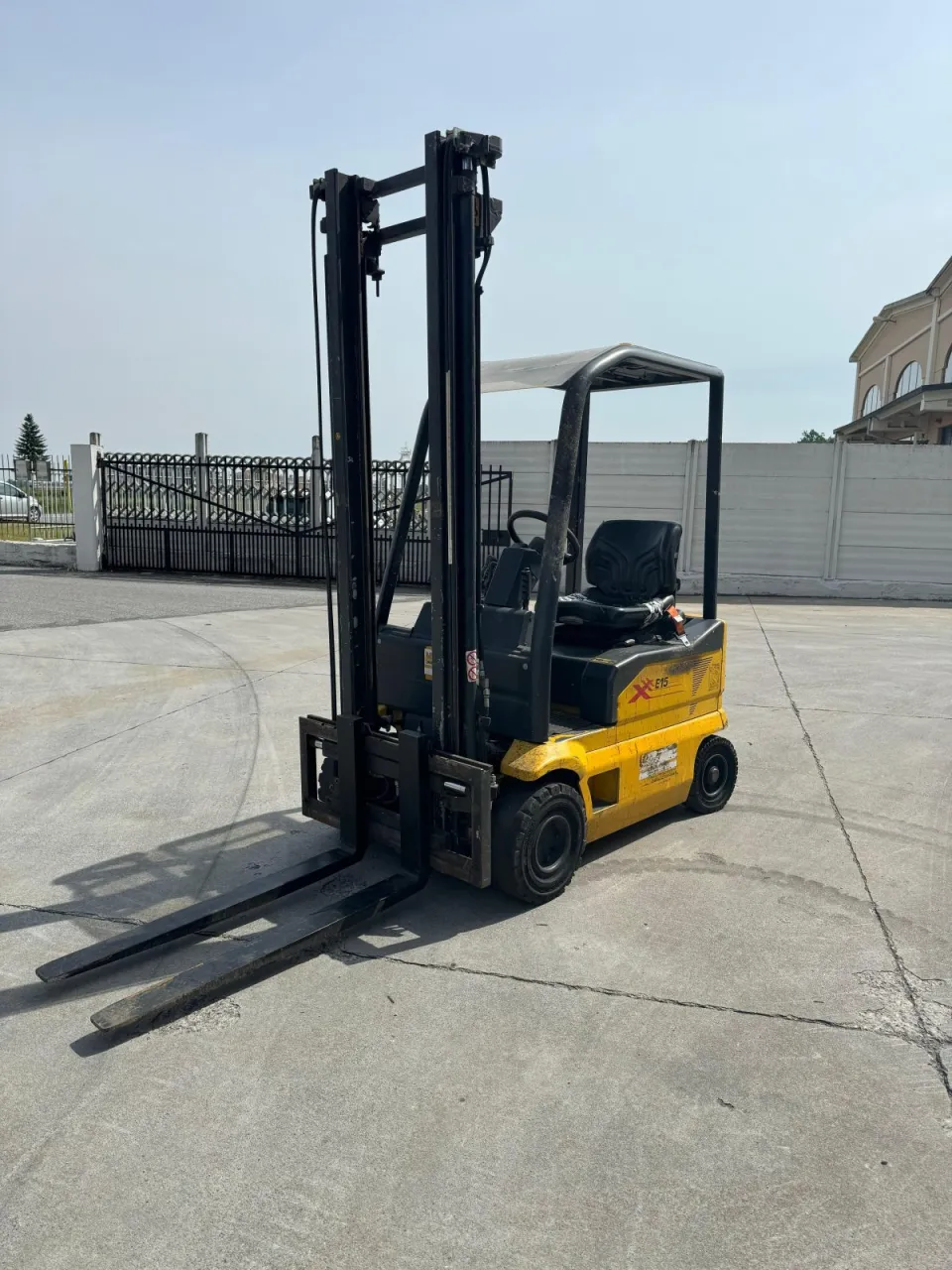 Carrello elevatore elettrico OM XE 15