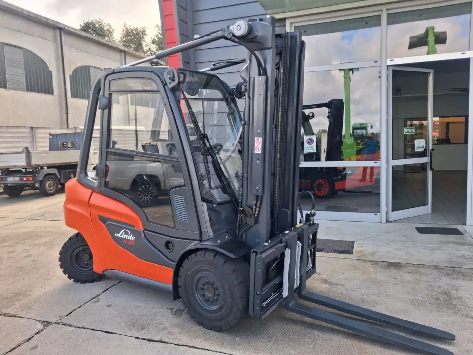 Carrello elevatore diesel Linde H30, foto 2
