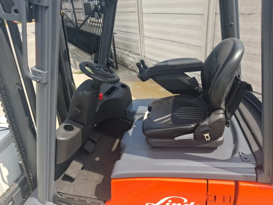 Carrello elevatore elettrico Linde E14, foto 3