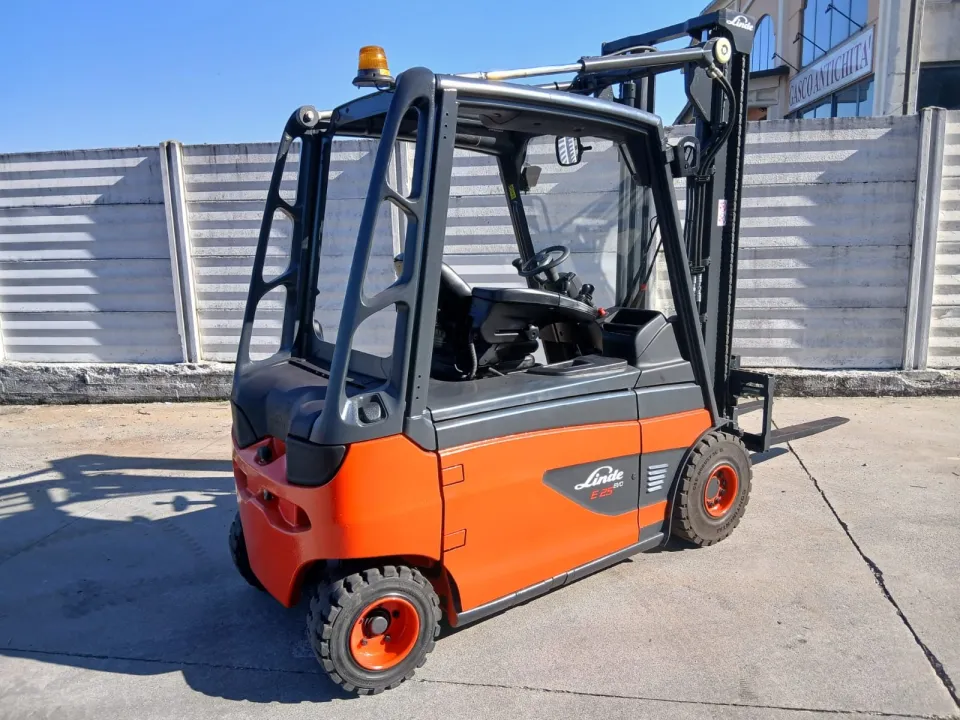 Carrello elevatore elettrico Linde E25, foto 4