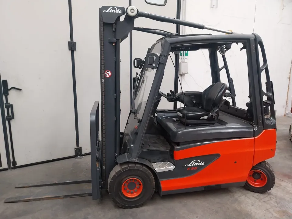 Carrello elevatore elettrico Linde E25