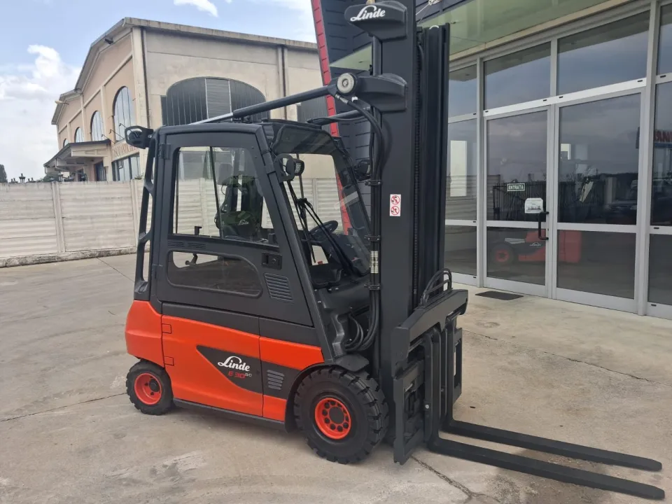 Carrello elevatore elettrico Linde E30, foto 2