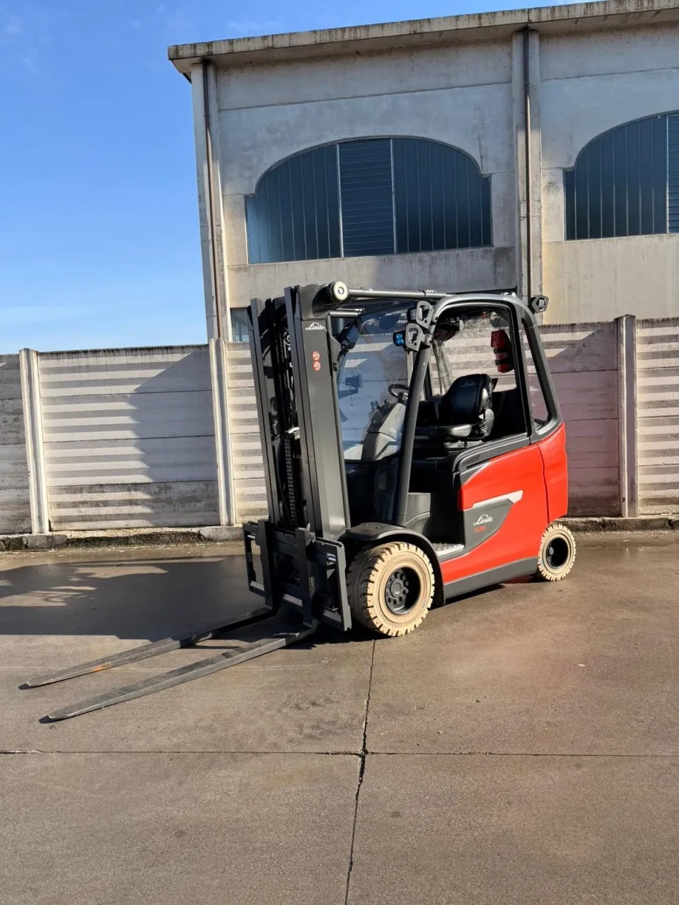 Carrello elevatore elettrico Linde E30 H-01-600