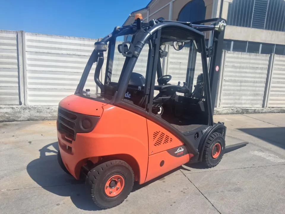 Carrello elevatore diesel Linde H25, foto 2