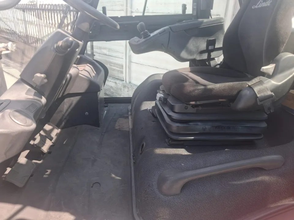 Carrello elevatore diesel Linde H70, foto 2